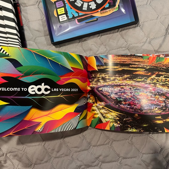 EDC Keychain + Stickers - Picture 4 of 9